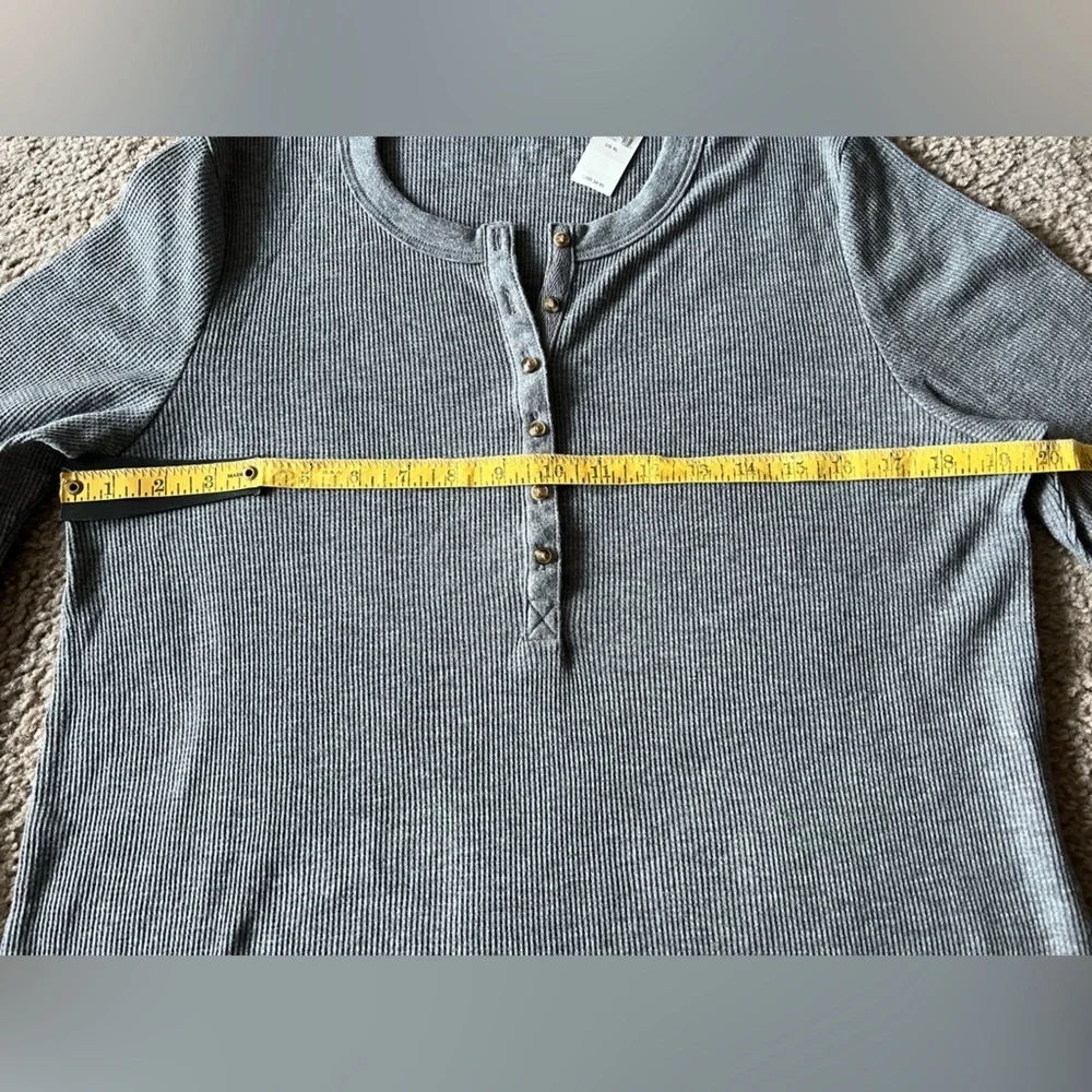NWT Aerie Essential Ribbed Henley Long Sleeve Gray Top Sz XL Bella Swan Alt - Picture 9 of 11